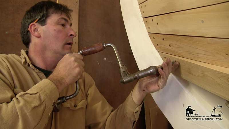 video: carvel planking a wooden boat, part 3 - fastening a