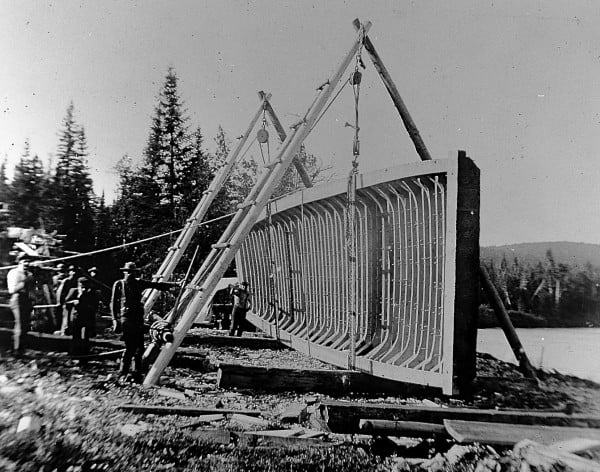 Building a “tow,” or “horse” boat in Maine’s Allagash region, 1896