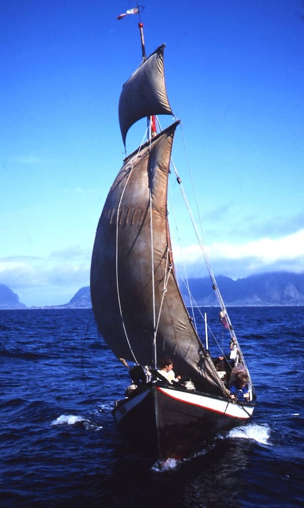 Fembøring with Norse Square Rig & Topsail