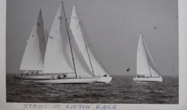 SPARKLE out front off the start in the Lipton Cup Race