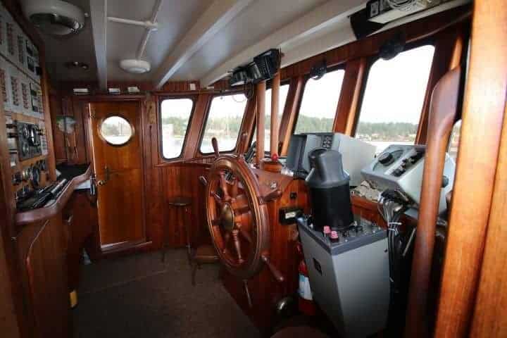 https://www.offcenterharbor.com/wp-content/uploads/2019/03/1980-CustomBill-Garden-Trawler-Good-Boats-for-Sale-9-helm.jpg